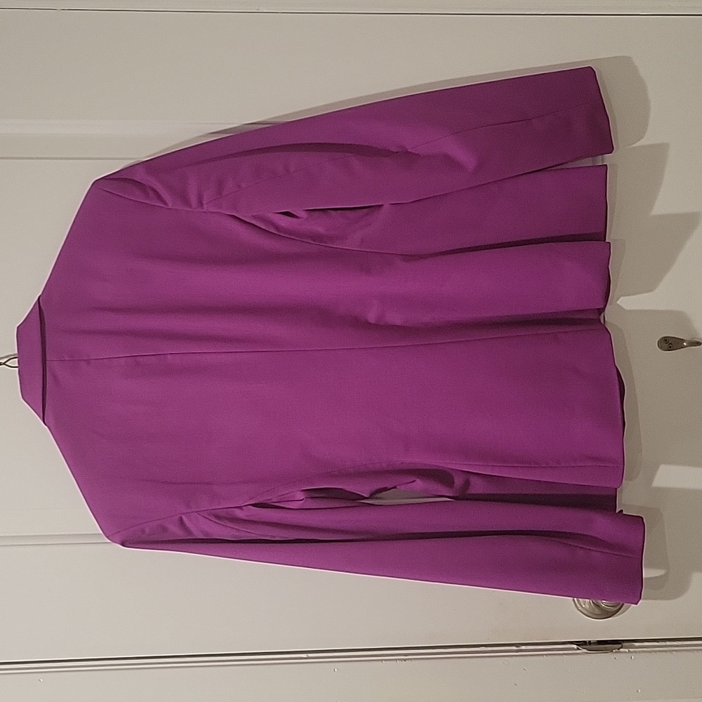 Vintage ESCADA by CRISCA fitted blazer, purple/fuscia color - Picture 5 of 8